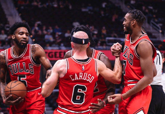 爱游戏官方入口 -包含风云突变!芝加哥公牛今晨战术微调,CBA季后赛版图或变,目标明确,更衣室氛围转暖的词条