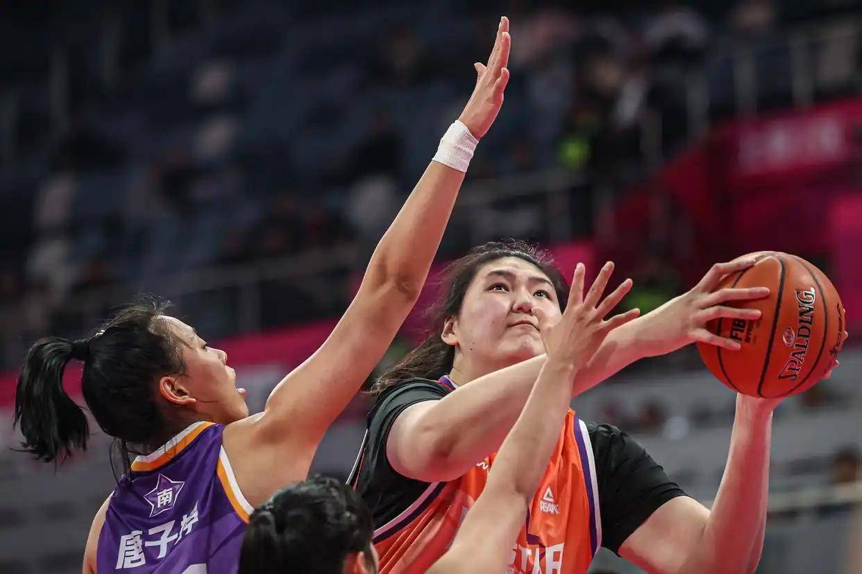 爱游戏下载 -包含里程碑夜上海久事篮板制胜，全明星赛赛后刷纪录，态度坚定，年轻球员得到机会的词条